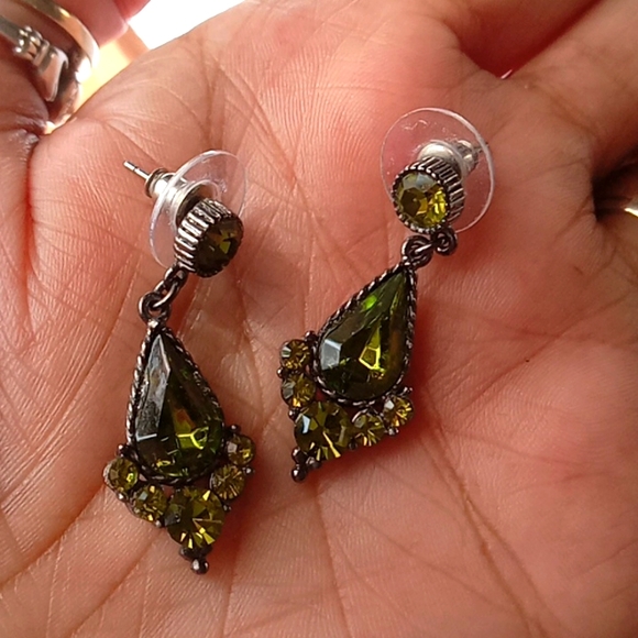 Tourmaline Drop Earrings, Gorgeous hand cut gemstones, Posts,NWOT - Picture 2 of 3
